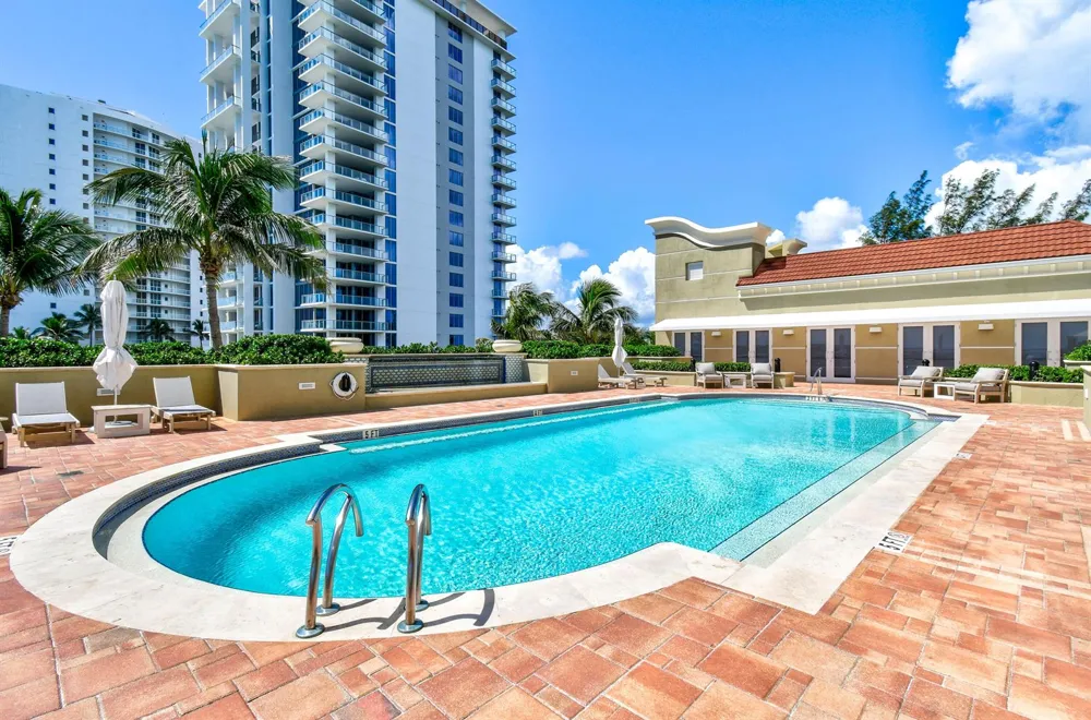 5050 Ocean Drive #703 Singer Island, FL 33404