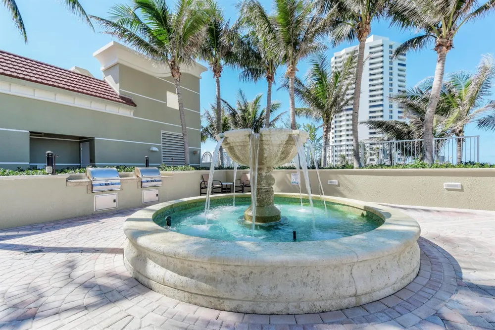 5050 Ocean Drive #703 Singer Island, FL 33404
