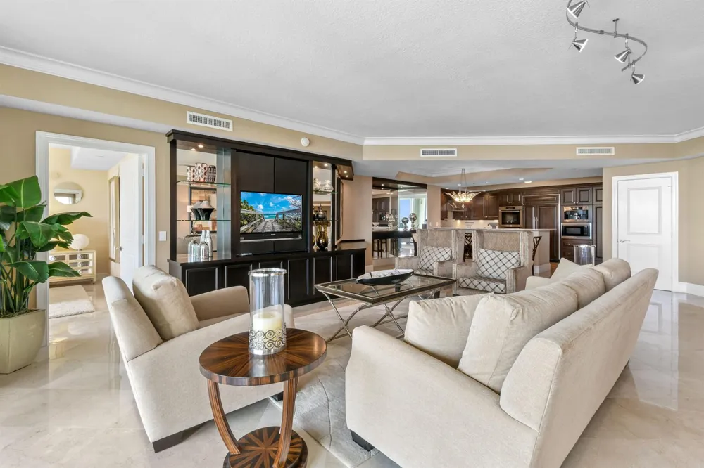 5050 Ocean Drive #703 Singer Island, FL 33404