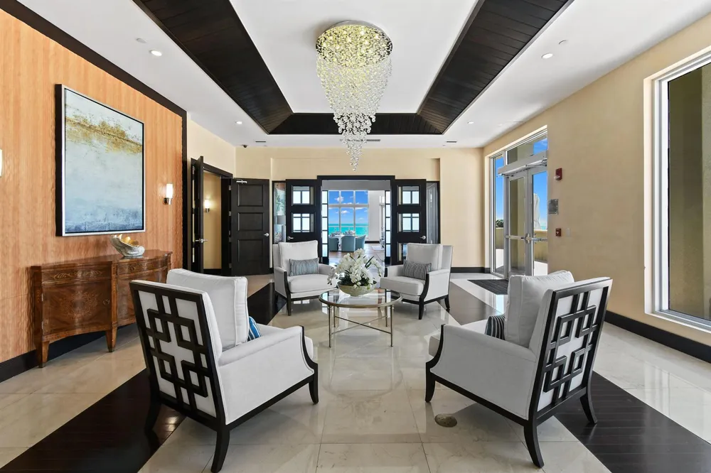 5050 Ocean Drive #703 Singer Island, FL 33404