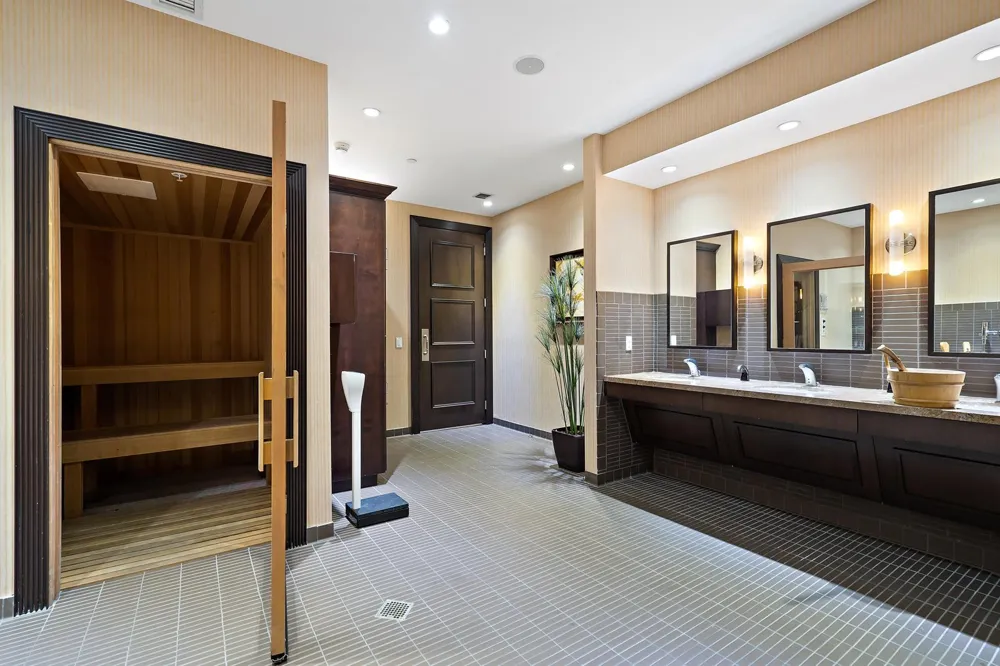 5050 Ocean Drive #703 Singer Island, FL 33404