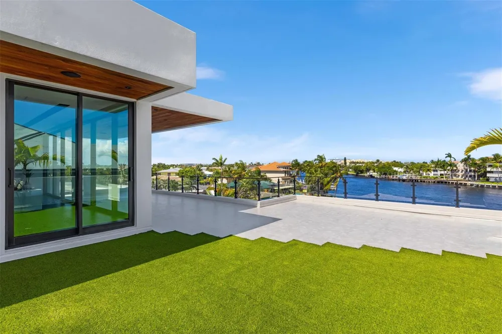 1555 SE 14th Court Deerfield Beach, FL 33441