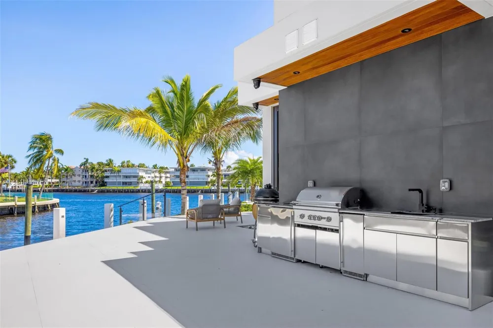 1555 SE 14th Court Deerfield Beach, FL 33441