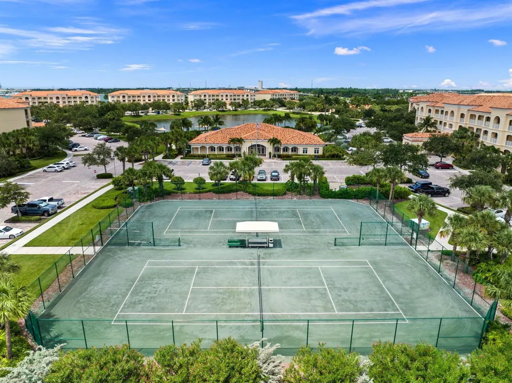 17 Harbour Isle Drive W #Ph03 Hutchinson Island, FL 34949