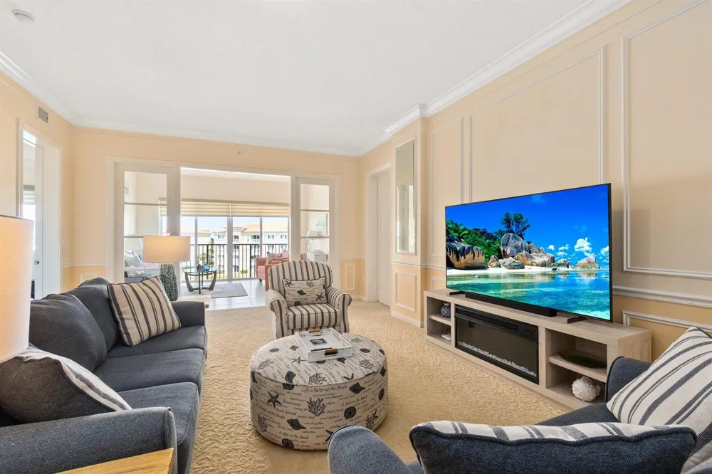 17 Harbour Isle Drive W #Ph03 Hutchinson Island, FL 34949