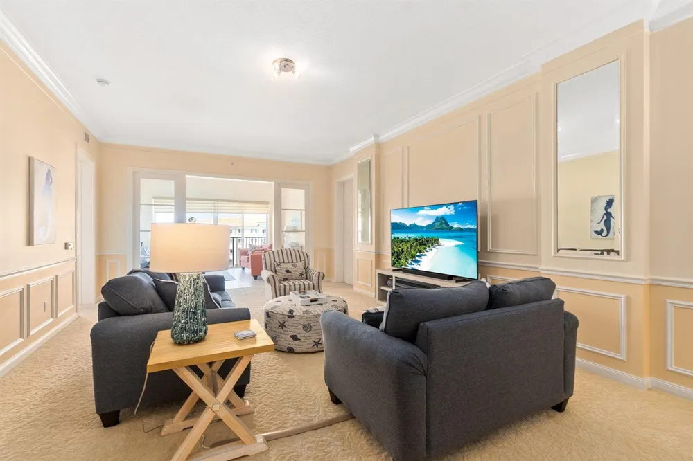 17 Harbour Isle Drive W #Ph03 Hutchinson Island, FL 34949