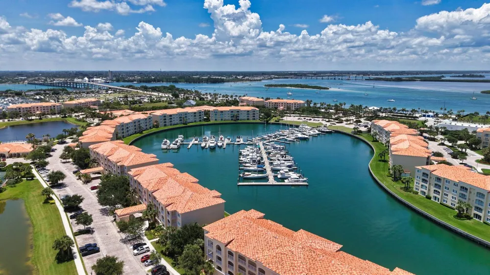 17 Harbour Isle Drive W #Ph03 Hutchinson Island, FL 34949