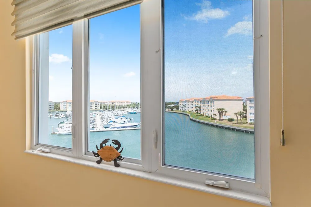 17 Harbour Isle Drive W #Ph03 Hutchinson Island, FL 34949