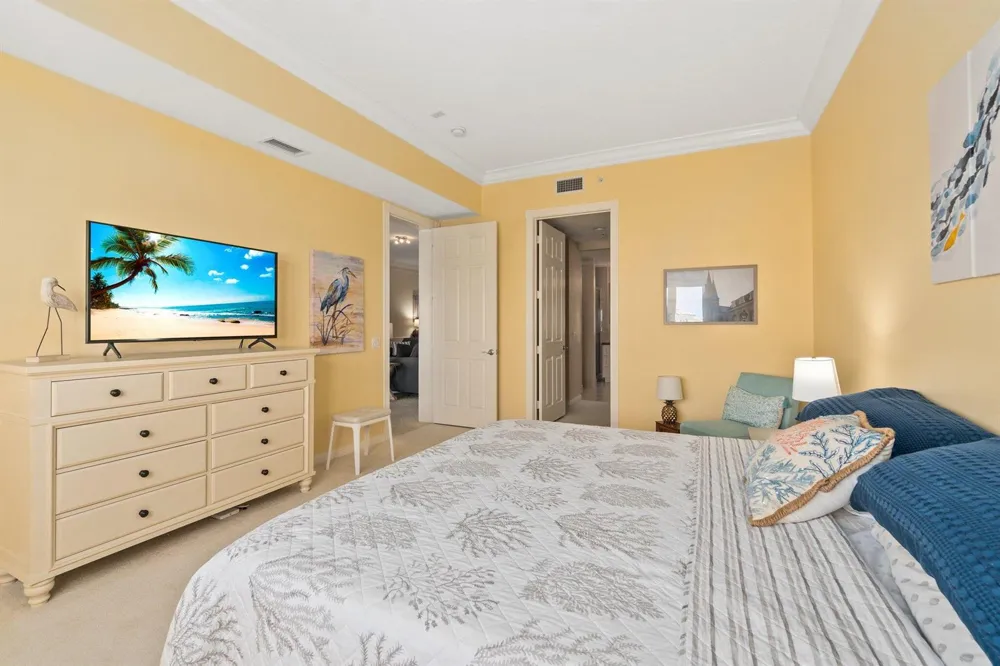 17 Harbour Isle Drive W #Ph03 Hutchinson Island, FL 34949