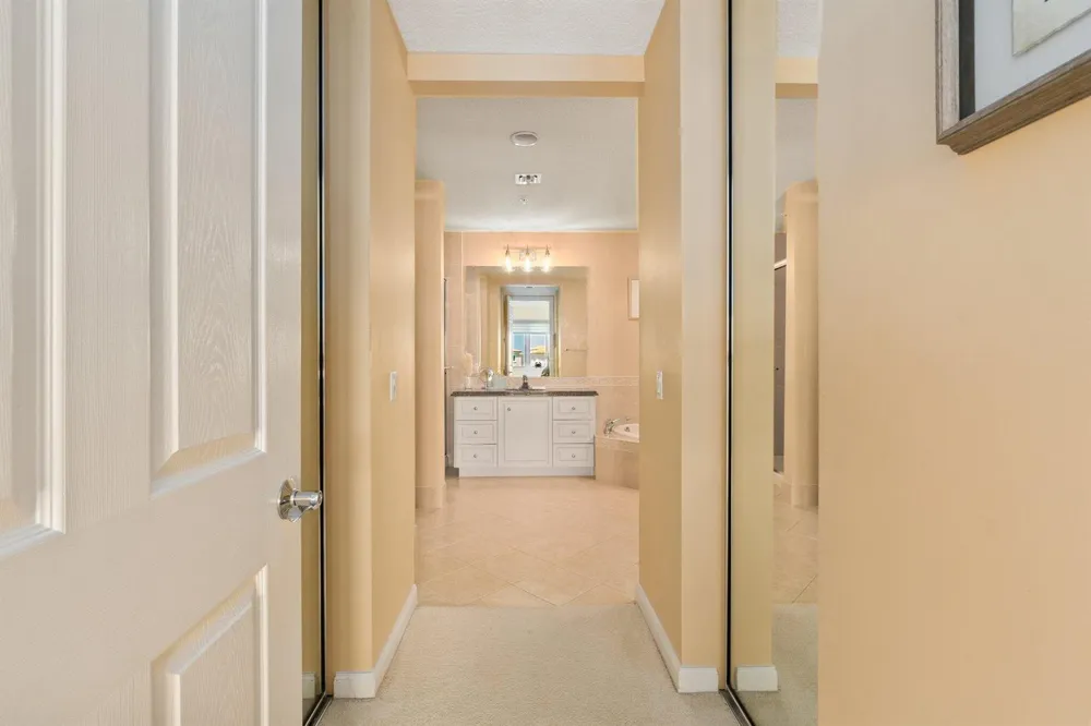 17 Harbour Isle Drive W #Ph03 Hutchinson Island, FL 34949