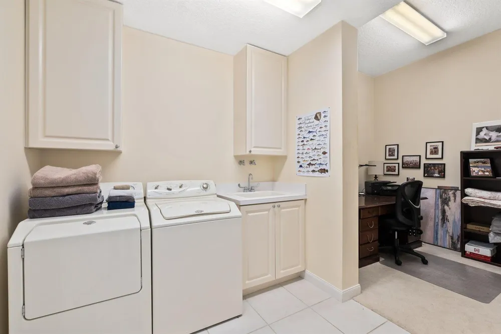 17 Harbour Isle Drive W #Ph03 Hutchinson Island, FL 34949