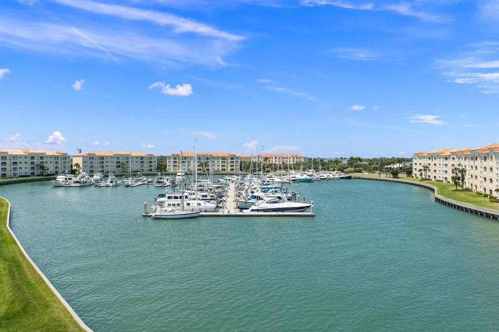17 Harbour Isle Drive W #Ph03 Hutchinson Island, FL 34949