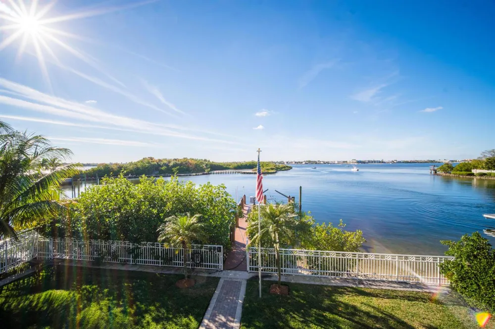 4000 S Ocean Boulevard Lantana, FL 33462