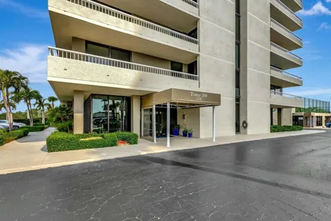 5550 Ocean Drive #2b