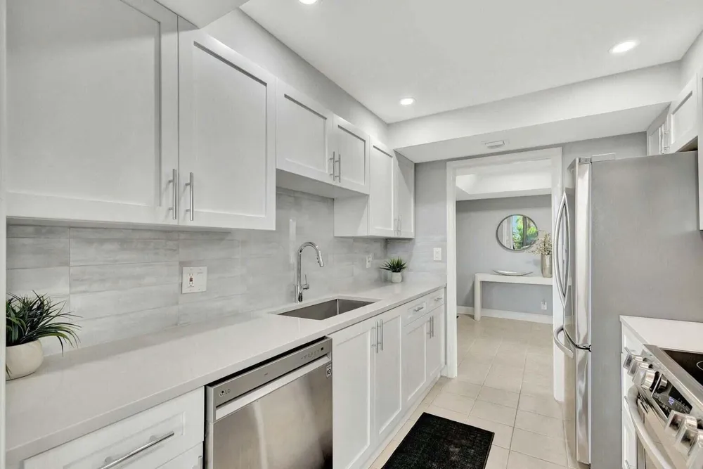 5550 Ocean Drive #2b Singer Island, FL 33404