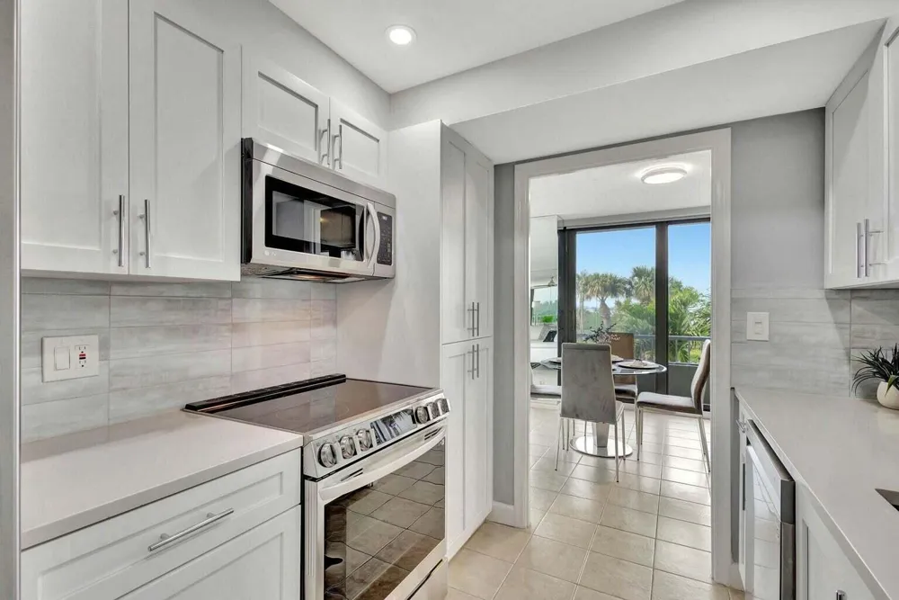 5550 Ocean Drive #2b Singer Island, FL 33404