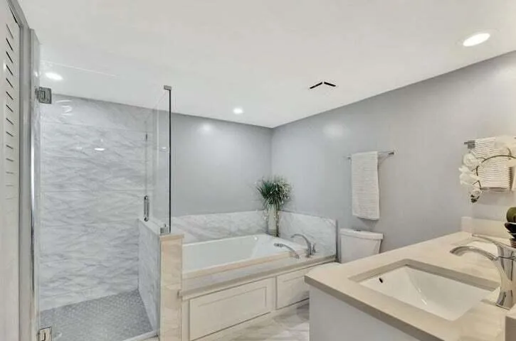 5550 Ocean Drive #2b Singer Island, FL 33404