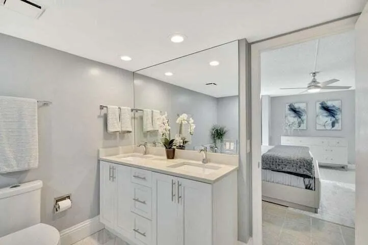 5550 Ocean Drive #2b Singer Island, FL 33404