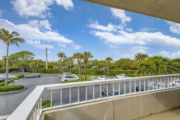 5550 Ocean Drive #2b Singer Island, FL 33404