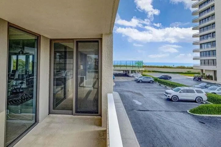 5550 Ocean Drive #2b Singer Island, FL 33404