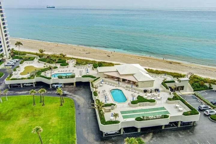 5550 Ocean Drive #2b Singer Island, FL 33404