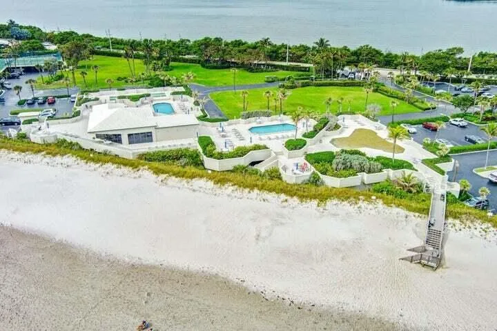 5550 Ocean Drive #2b Singer Island, FL 33404