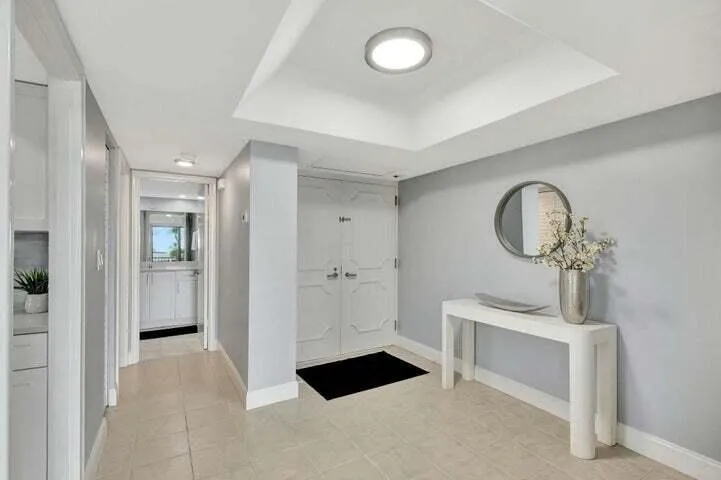 5550 Ocean Drive #2b Singer Island, FL 33404