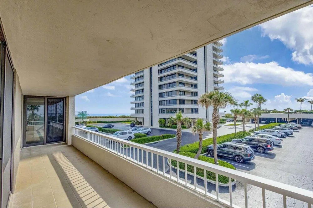 5550 Ocean Drive #2b Singer Island, FL 33404