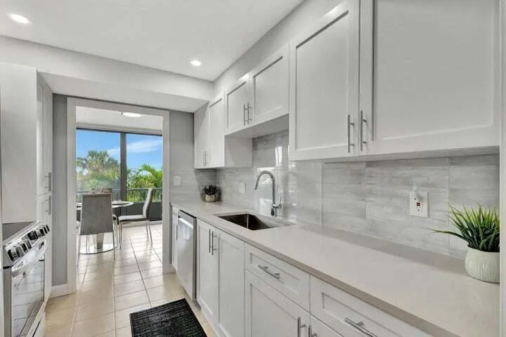 5550 Ocean Drive #2b Singer Island, FL 33404