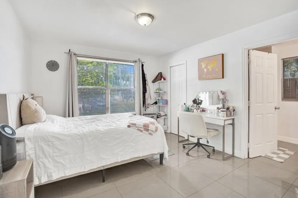 2311 Congress Avenue #11 Boynton Beach, FL 33426