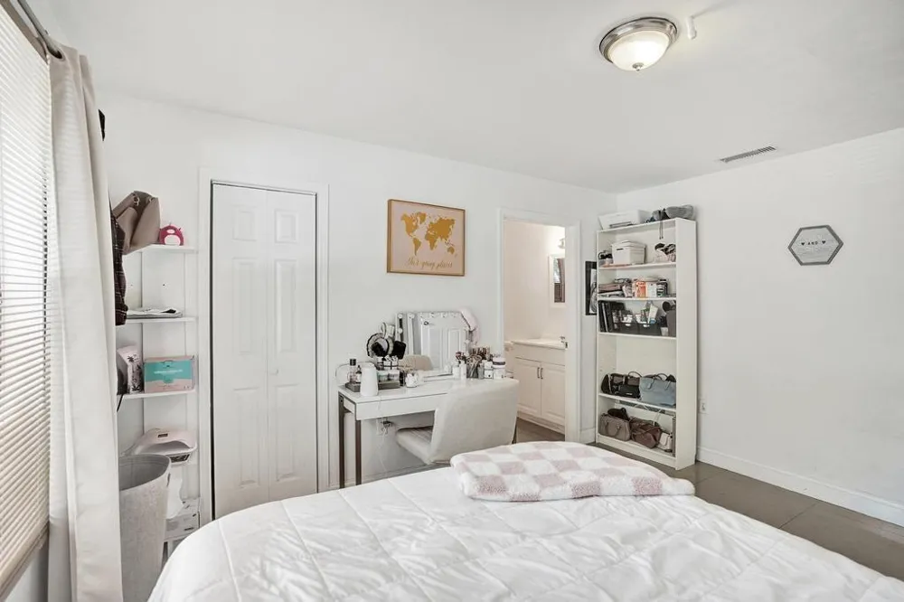2311 Congress Avenue #11 Boynton Beach, FL 33426