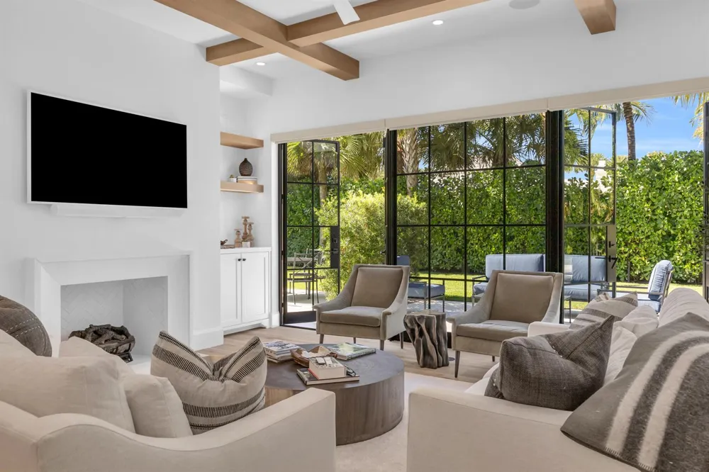 44 S Beach Road Jupiter Island, FL 33455
