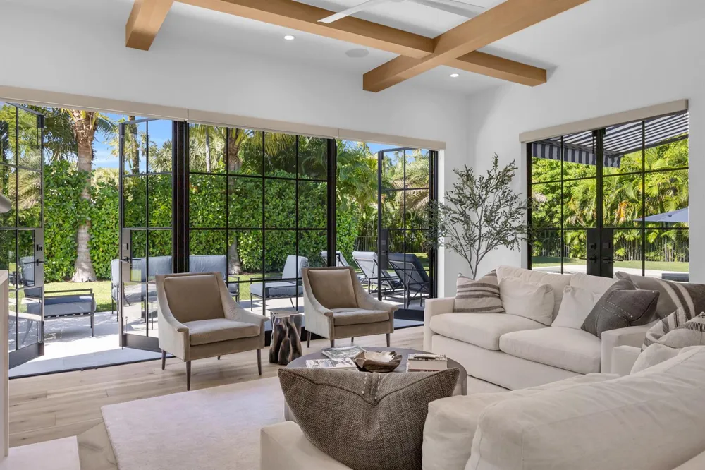 44 S Beach Road Jupiter Island, FL 33455