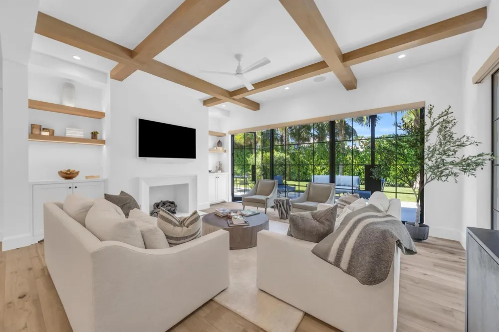 44 S Beach Road Jupiter Island, FL 33455