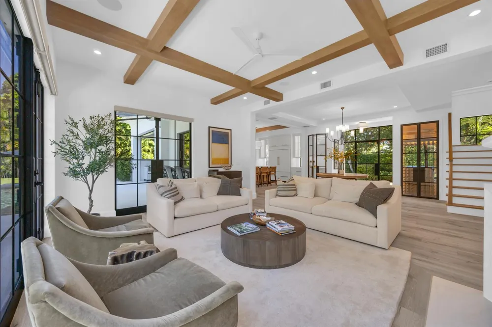 44 S Beach Road Jupiter Island, FL 33455