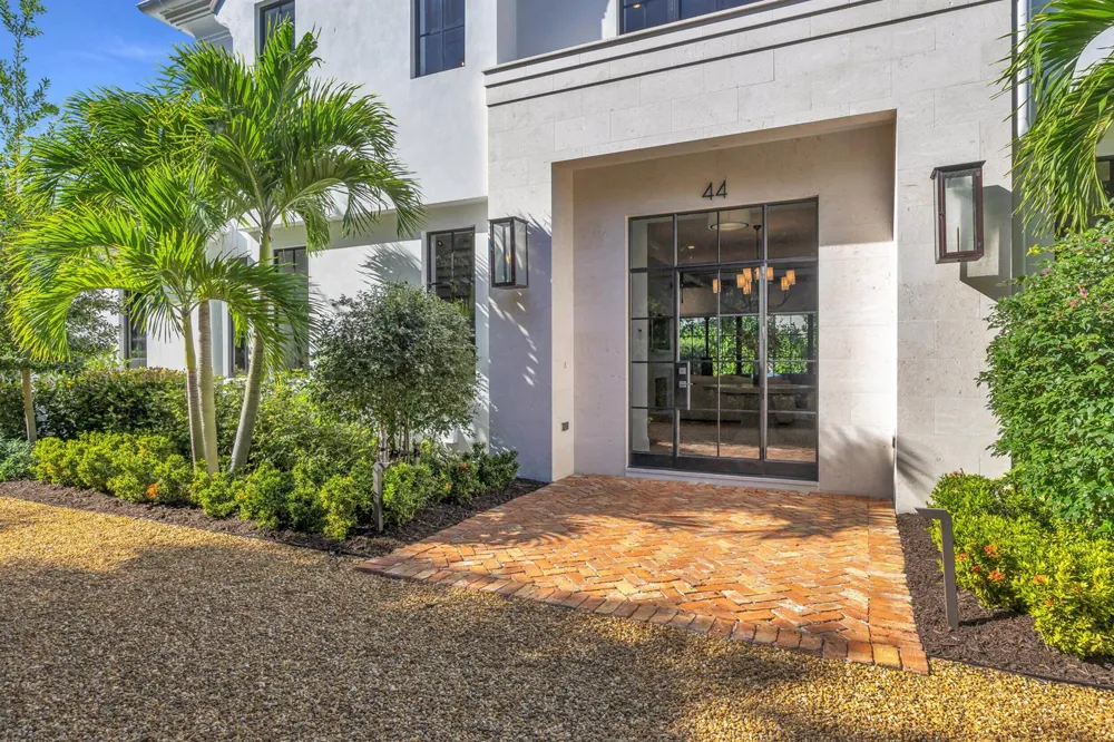 44 S Beach Road Jupiter Island, FL 33455