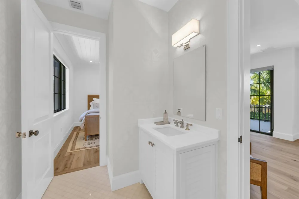 44 S Beach Road Jupiter Island, FL 33455