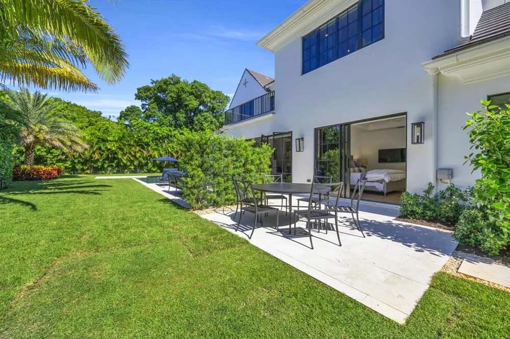 44 S Beach Road Jupiter Island, FL 33455