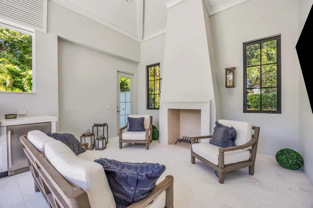 44 S Beach Road Jupiter Island, FL 33455