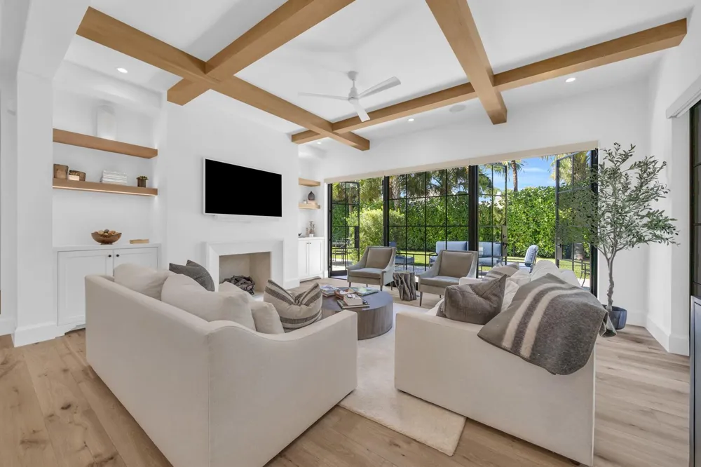 44 S Beach Road Jupiter Island, FL 33455