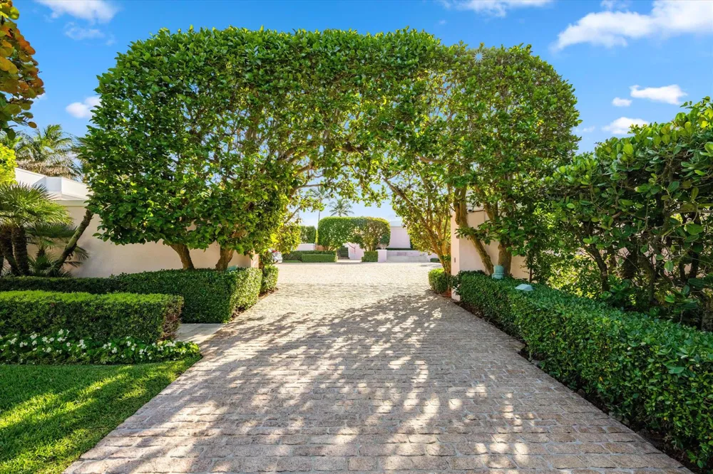 911 Ocean Boulevard Palm Beach, FL 33480