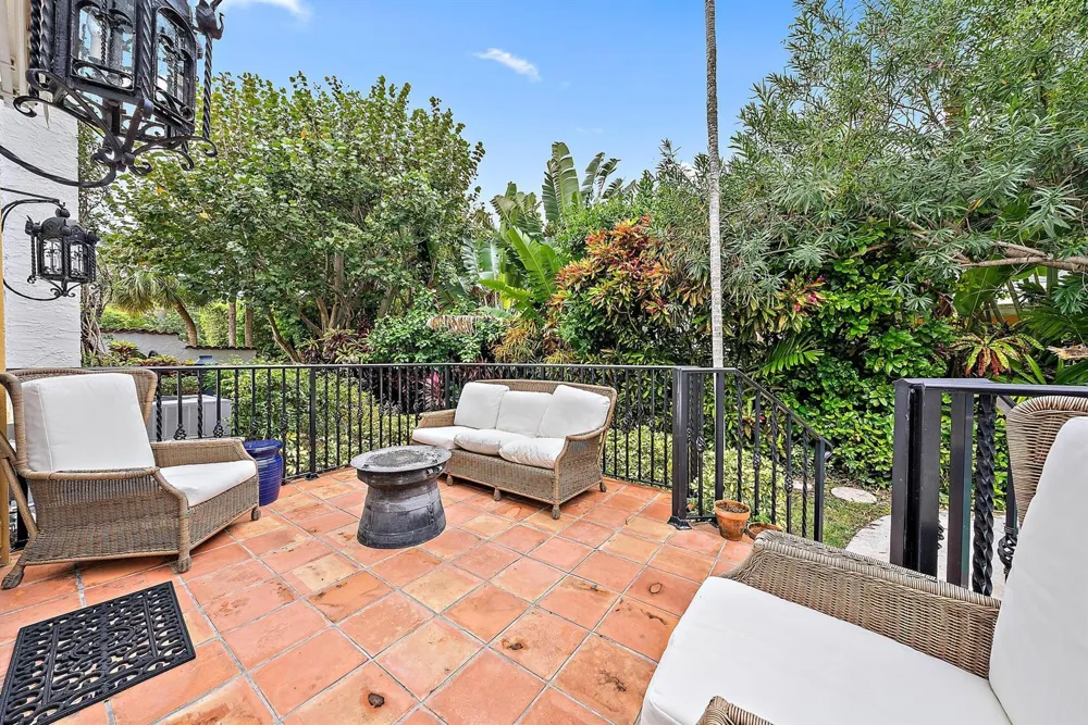 325 Seaspray Avenue Palm Beach, FL 33480