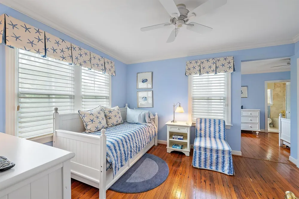 325 Seaspray Avenue Palm Beach, FL 33480