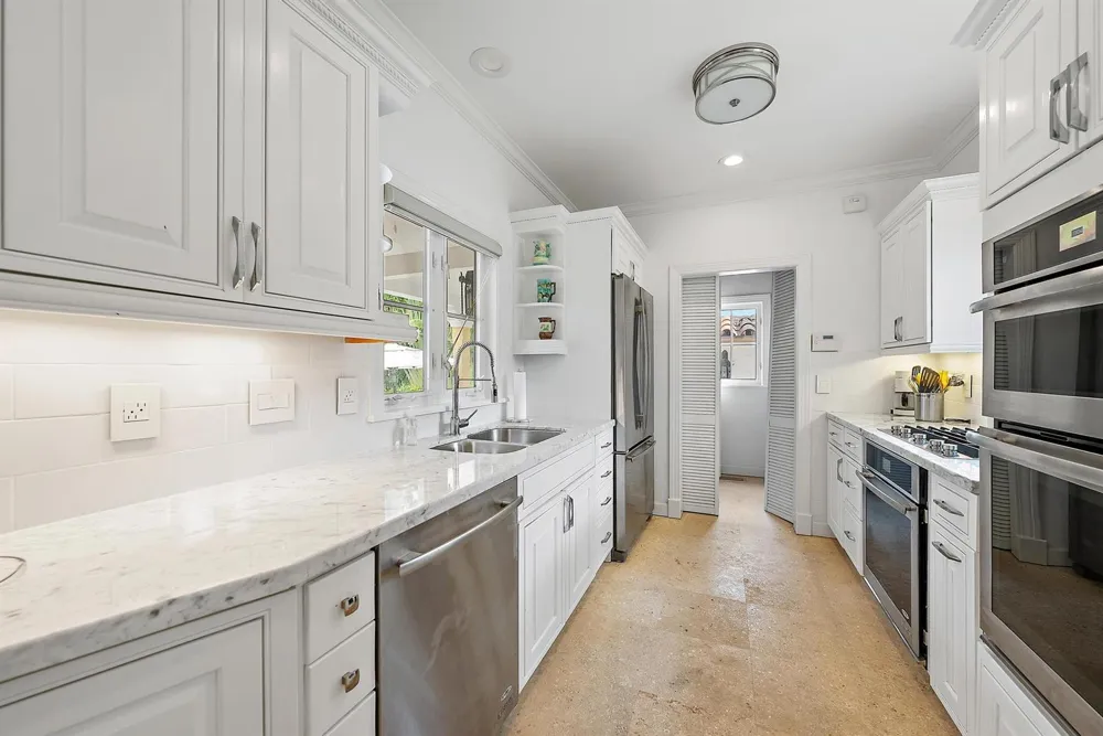 325 Seaspray Avenue Palm Beach, FL 33480