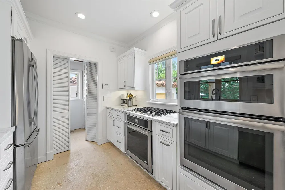 325 Seaspray Avenue Palm Beach, FL 33480