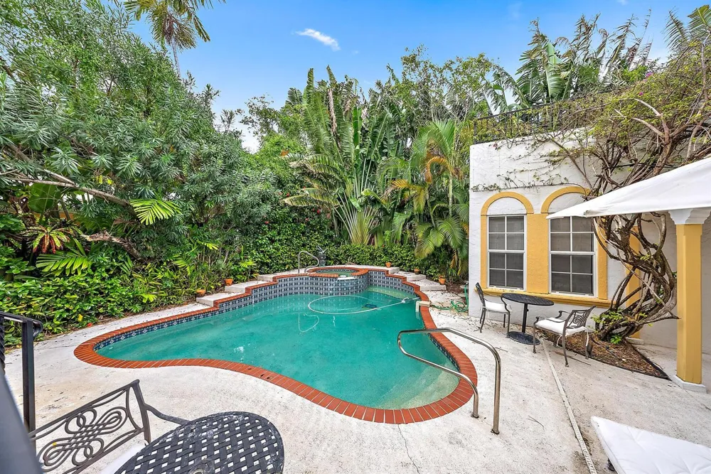 325 Seaspray Avenue Palm Beach, FL 33480