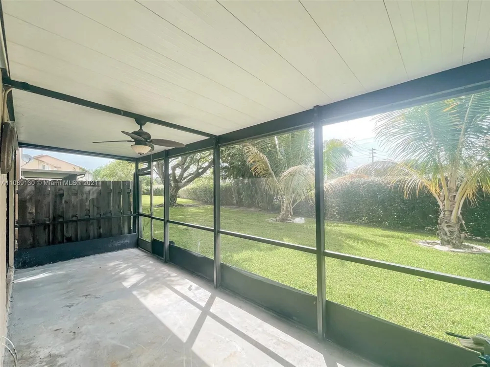 228 Lakeside Circle #228 Sunrise, FL 33326