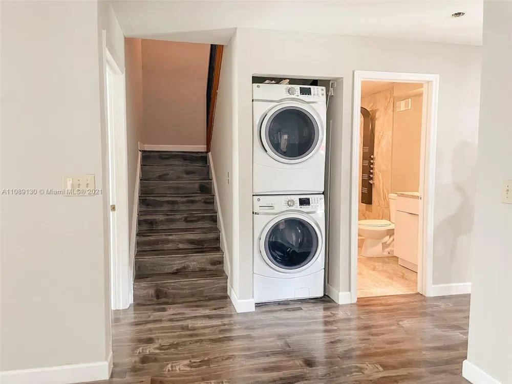 228 Lakeside Circle #228 Sunrise, FL 33326