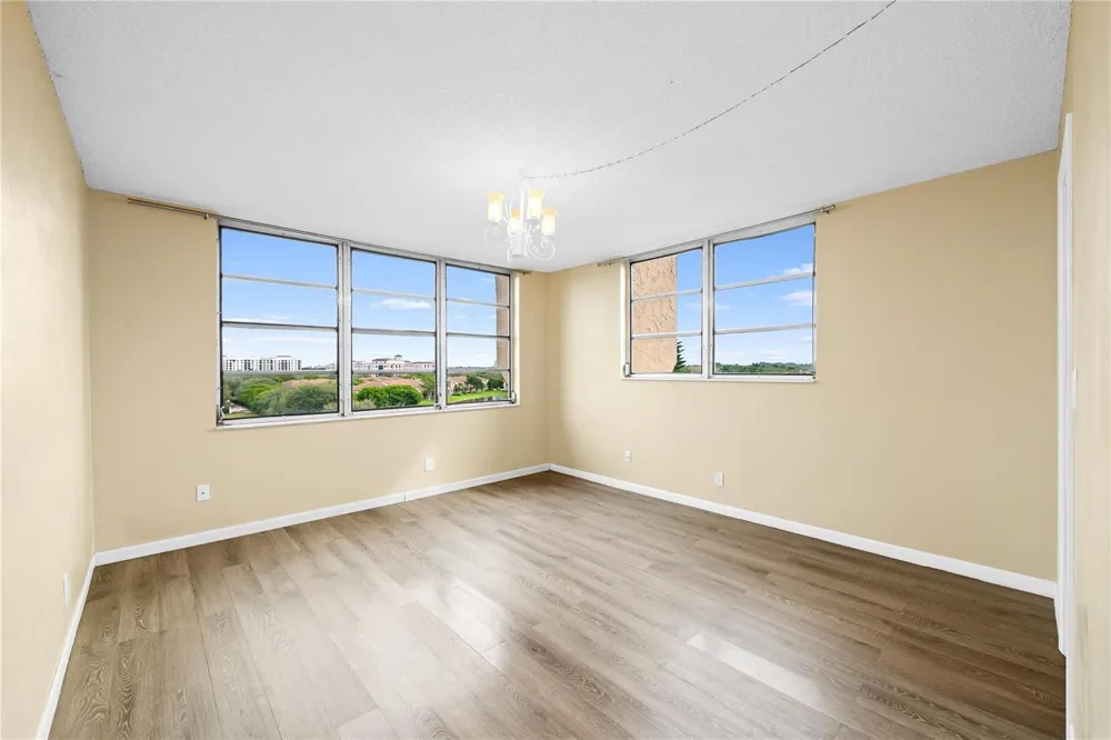 3300 W Rolling Hills Circle #610 Davie, FL 33328