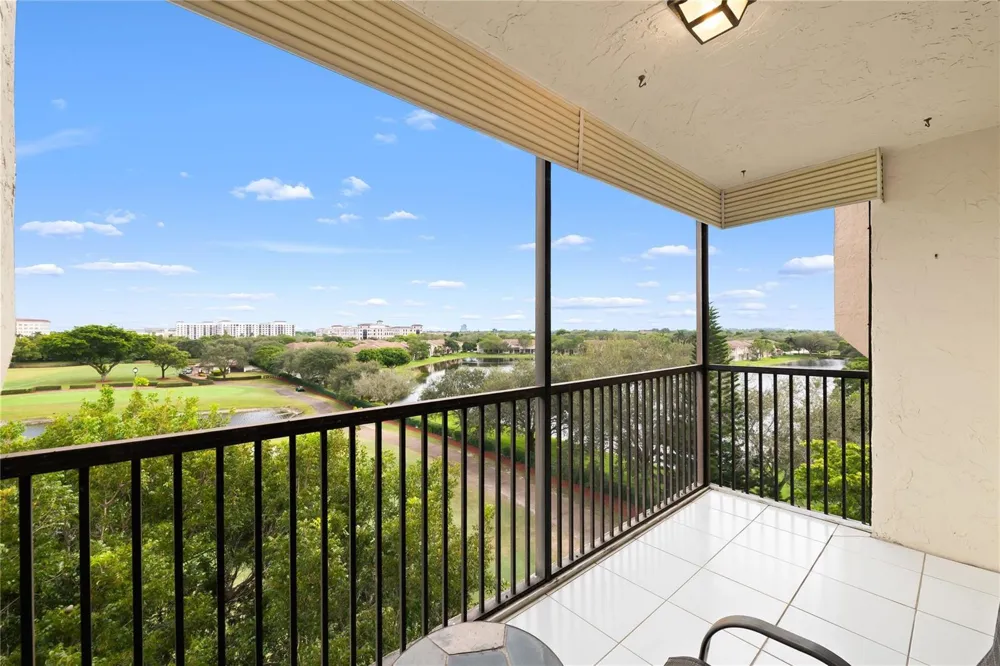 3300 W Rolling Hills Circle #610 Davie, FL 33328